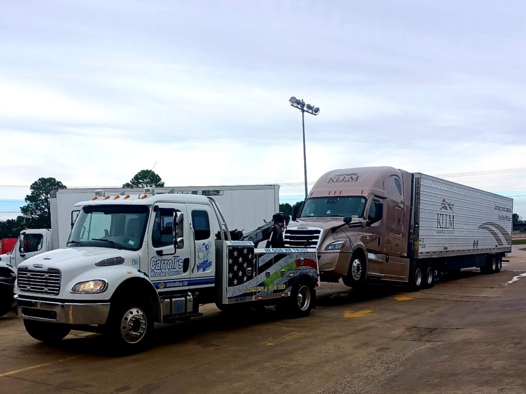truck and trailer towing service in Palestine TX commercial transport