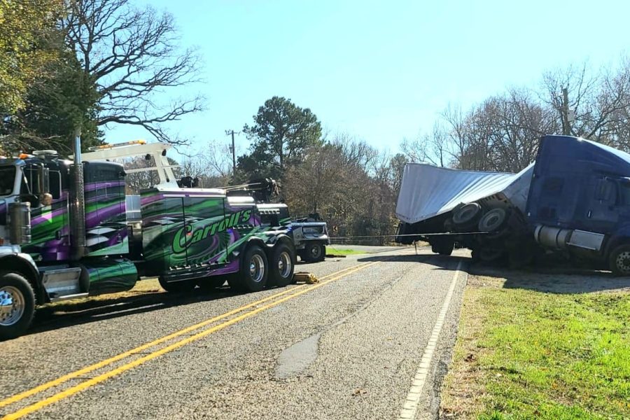 semi truck recovery service in Palestine TX heavy duty towing operation
