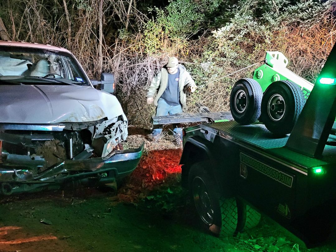 accident recovery towing service in Palestine TX damaged vehicles roadside